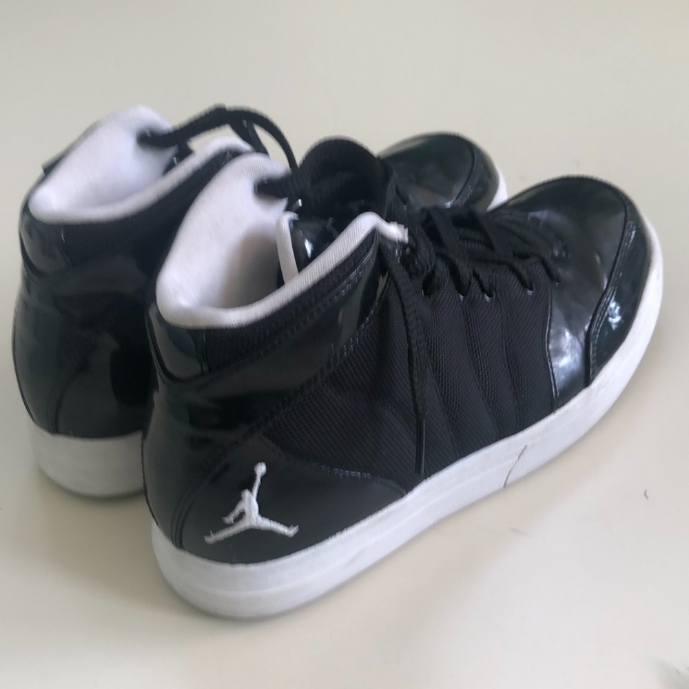 Nike Jordans Black - Picture 6 of 9